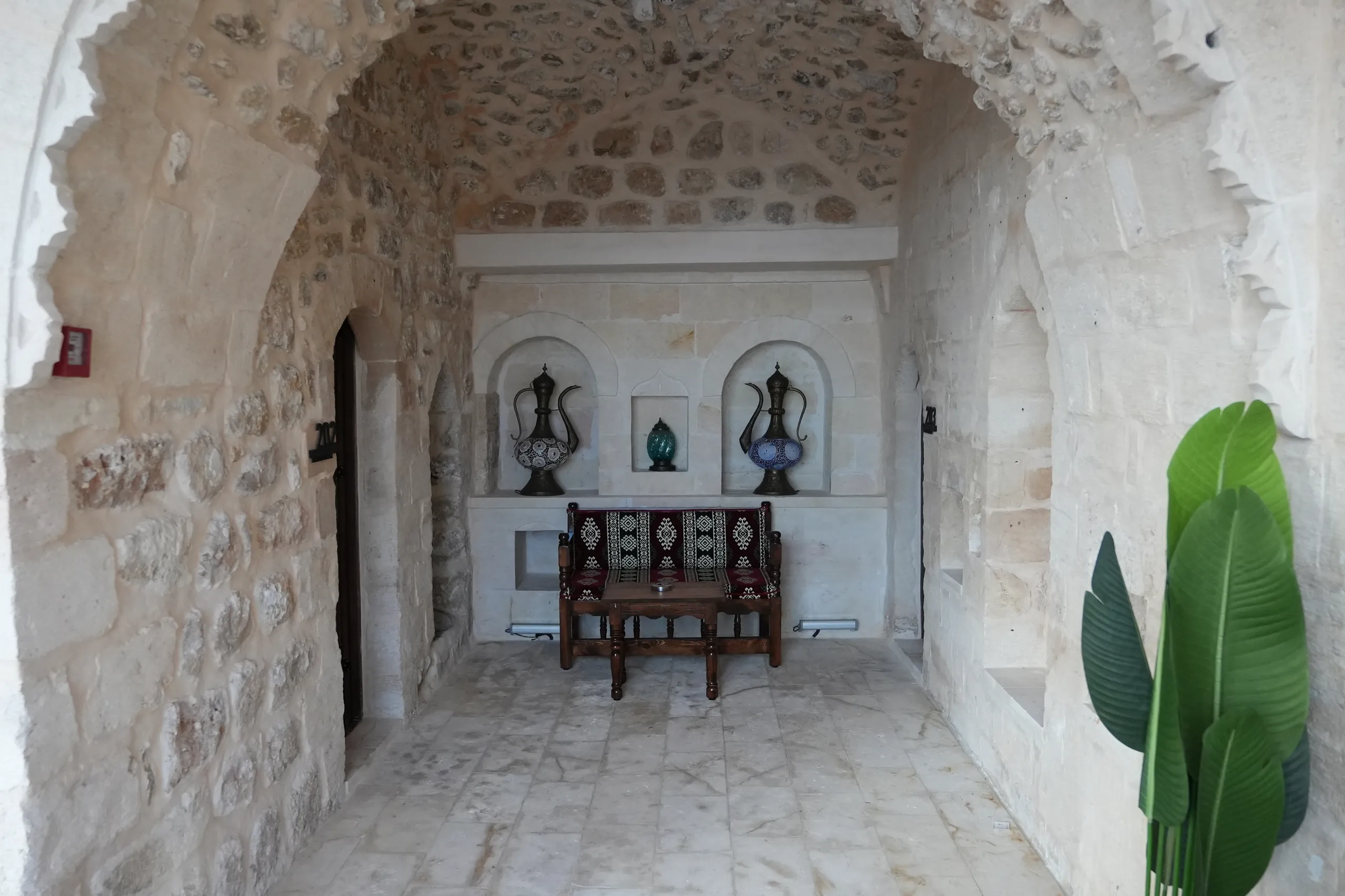 Taş koridor